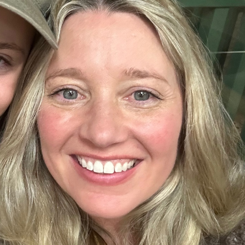 Meet your Posher, Courtney